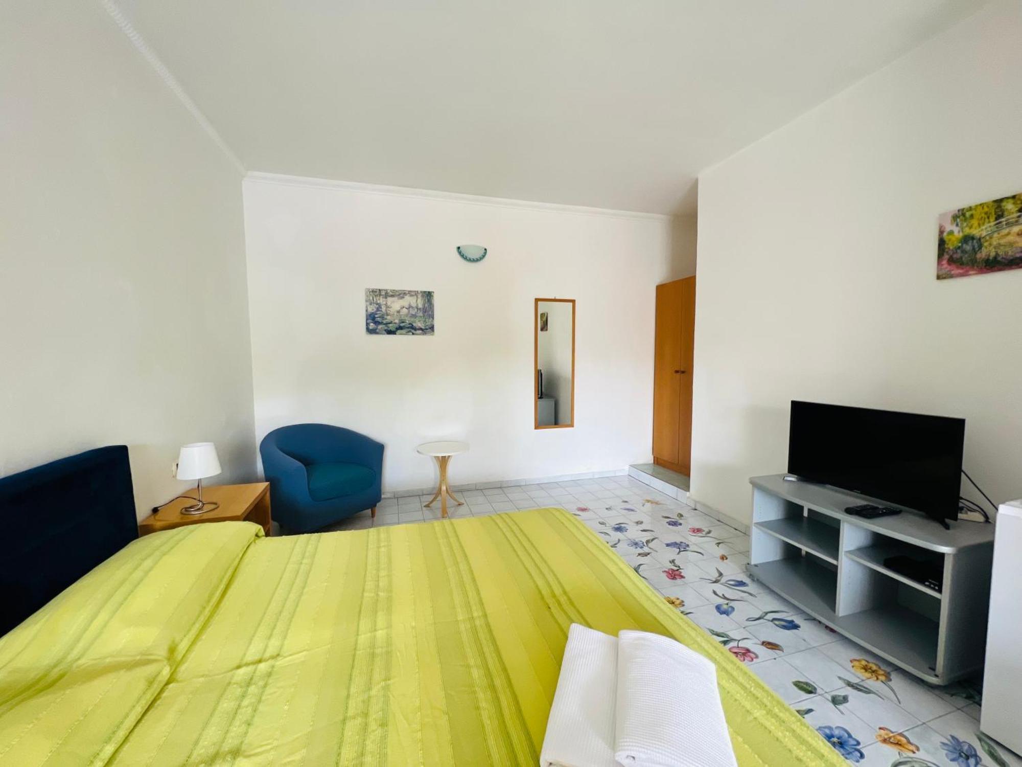 Villa Thomas Bb Conduzione Familiare Forio di Ischia Стая снимка